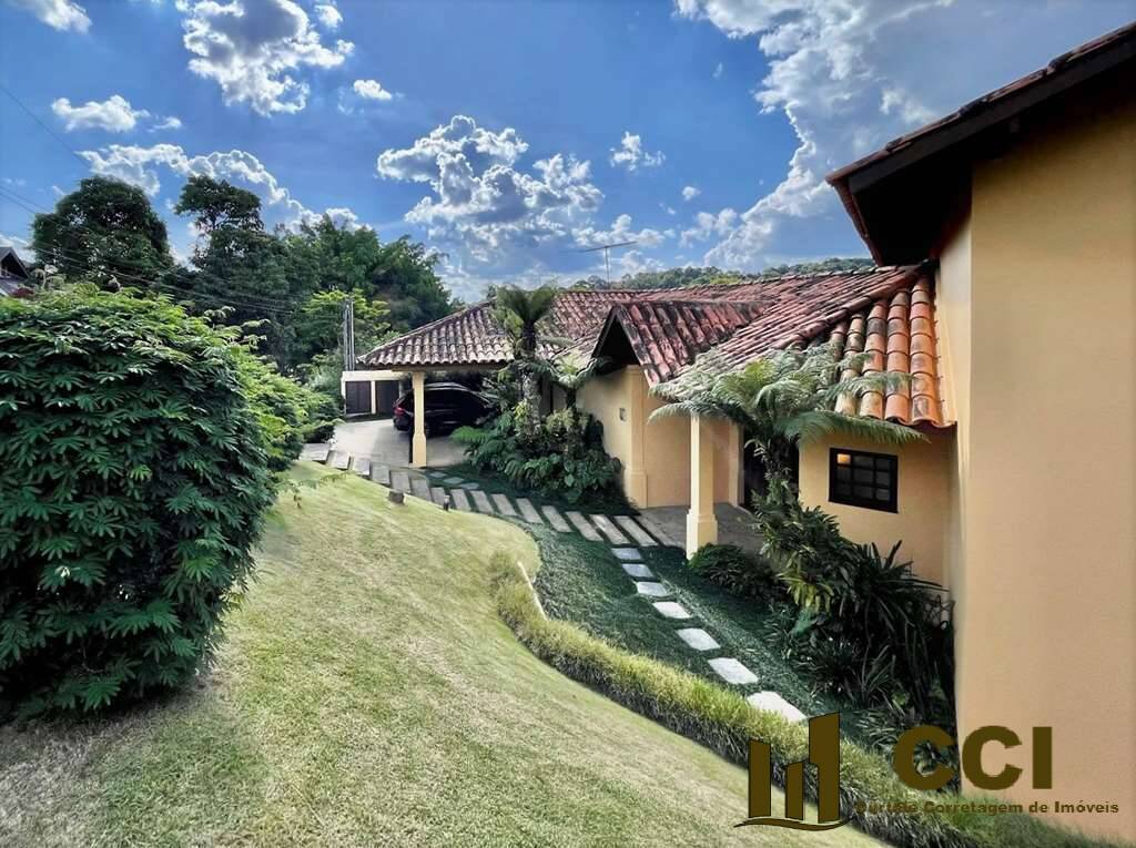 Casa à venda com 4 quartos, 586m² - Foto 4