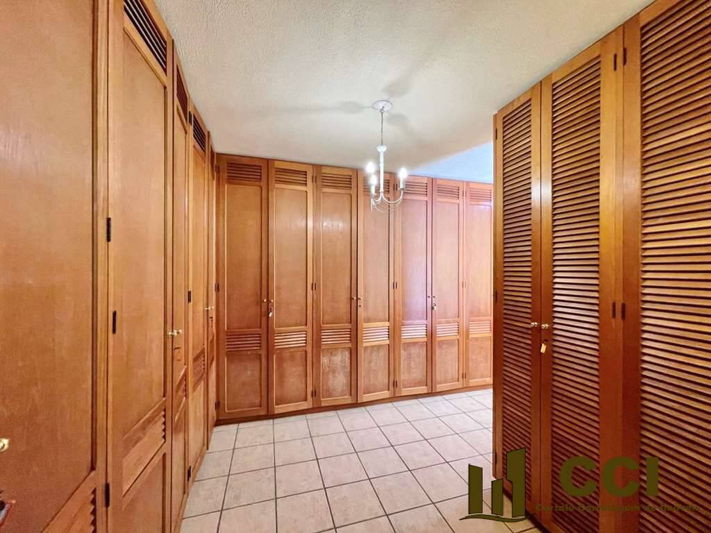 Casa à venda com 4 quartos, 586m² - Foto 32